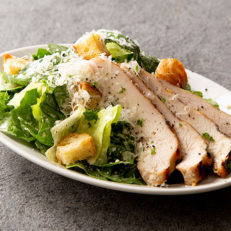 Caesar Salad with grilled chicken（グリルチキンのシーザーサラダ）
