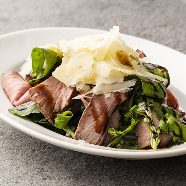 Wagyu Roast Beef ,Arugula Piave Cheese Salad（和牛のローストビーフ ルッコラ、ピアーヴェチーズのサラダ）